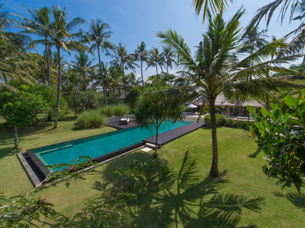 Villa Samadhana - Gardens and pool